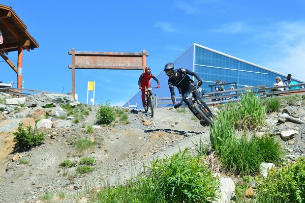 Vélo électrique : moteur de moyeu ou central, que privilégier ?